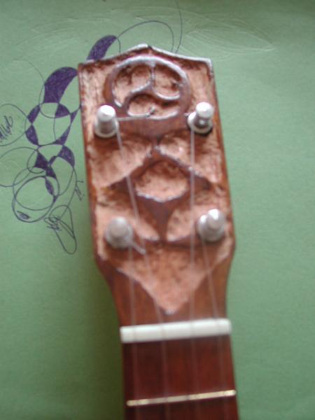 T�te scupt�e � la main sur un yukul�l�